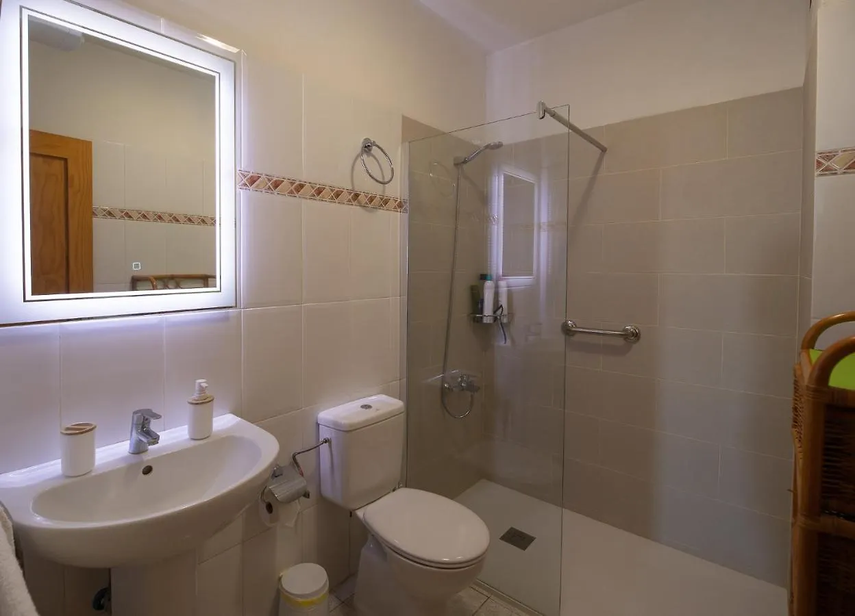 Apartamentos Leomar II Los Llanos De Aridane 0*,